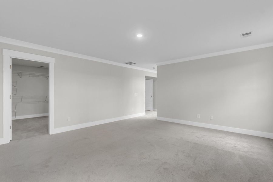 Spacious, unfurnished interior of a new home in Lochton, Summerville (Image 39).
