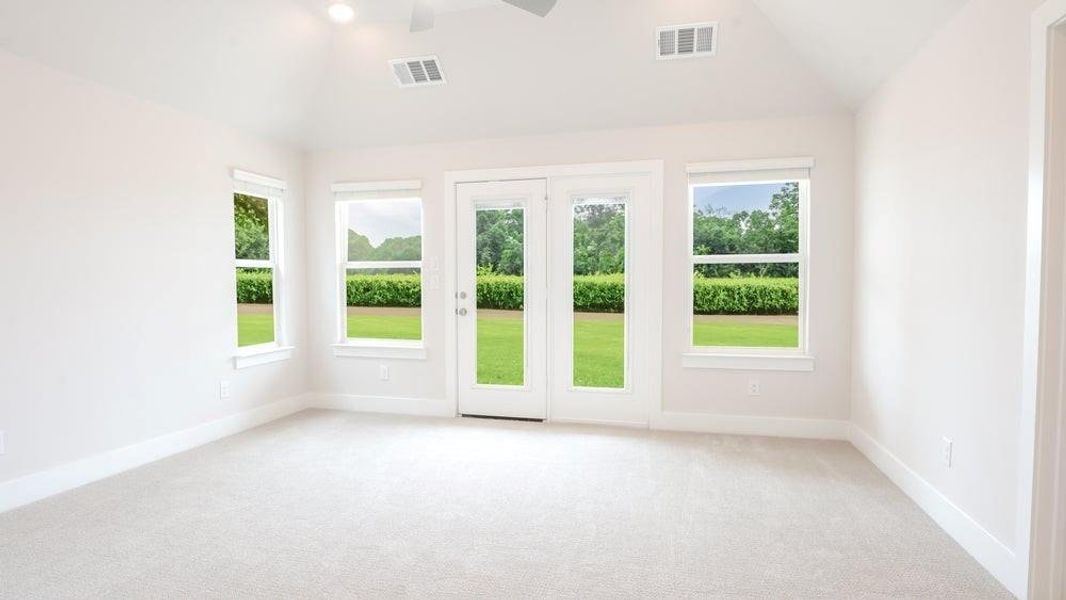 Spacious, unfurnished interior of a new home in The Abbey at Mercer Crossing, Farmers Branch (Image 27).