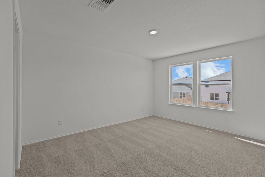 Spacious, unfurnished interior of a new home in Horizon Ridge, San Antonio (Image 6).