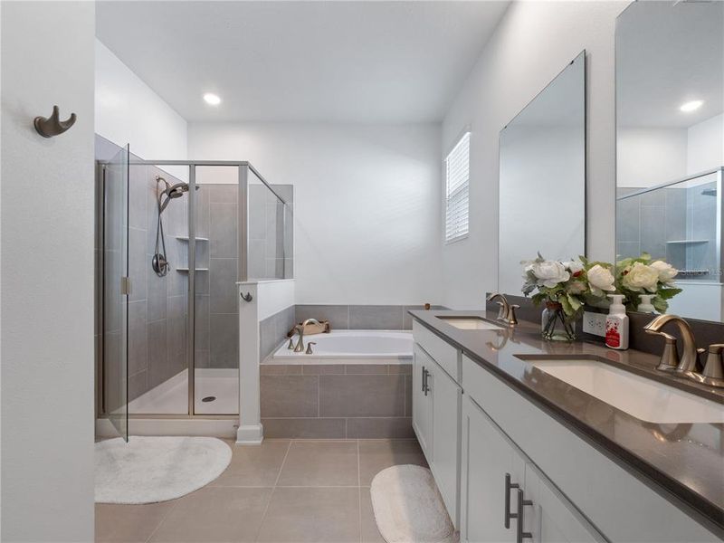 Furnished interior view inside a new home in , Davenport (Image 13).