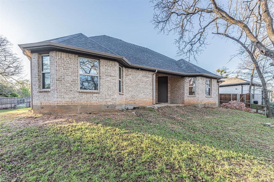 Exterior details and patio area of a home in , Azle (Image 4).
