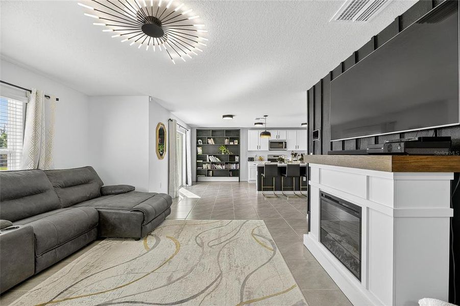 Furnished interior view inside a new home in North Park Isle, Plant City (Image 26).