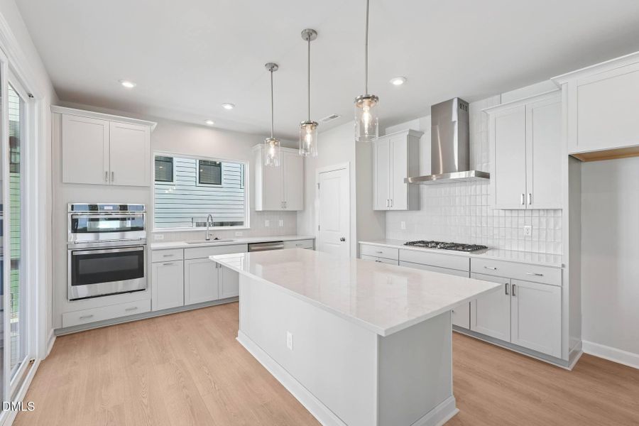 Elm Park 32_Kitchen 1_9.12.25_webready Elm Park 32_Kitchen 1_9.12.25_webready