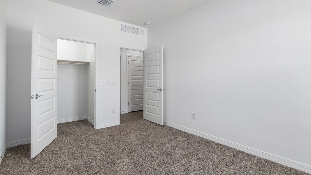 Representative unfurnished interior of a home built from the Sedona - Plan H50T7 by D.R. Horton in Sahuarita Acres, Sahuarita (Image 30).