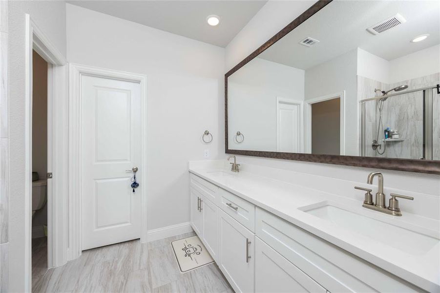 Furnished interior view inside a new home in Symmetry 37s, Frisco (Image 5). Furnished interior view inside a new home in Symmetry 37s, Frisco (Image 5).