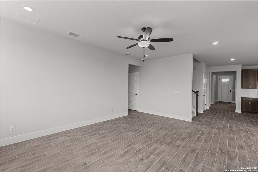 Spacious, unfurnished interior of a new home in Skybrooke, San Antonio (Image 20). Spacious, unfurnished interior of a new home in Skybrooke, San Antonio (Image 20).