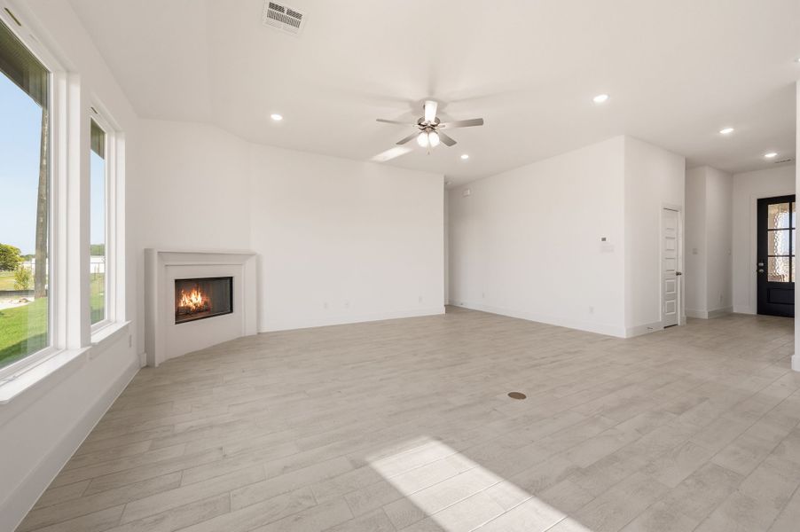Spacious, unfurnished interior of a new home in Saddleback Estates, Boyd (Image 22).