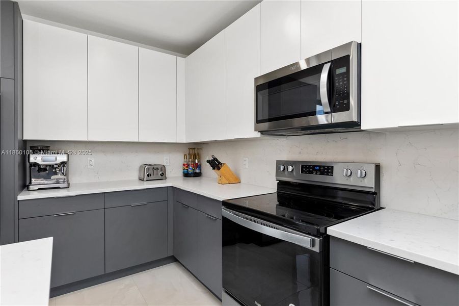 Furnished interior view inside a new home in , Fort Lauderdale (Image 9). Furnished interior view inside a new home in , Fort Lauderdale (Image 9).