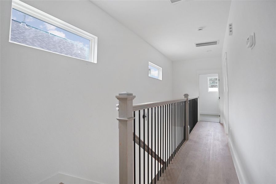 Spacious, unfurnished interior of a new home in , Houston (Image 15).