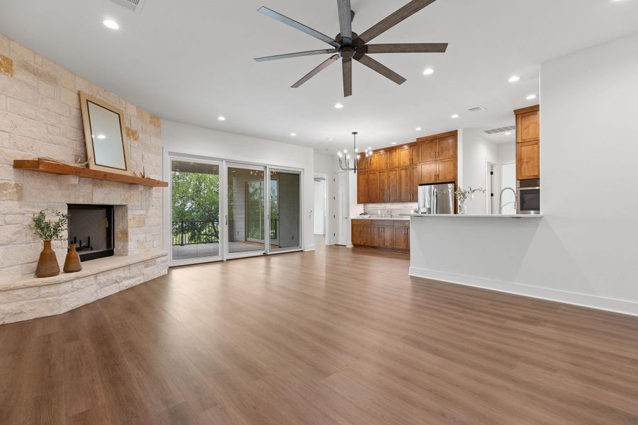 Open floor plan, large sliding doors to covered patio, and outdoor entertaining. Open floor plan, large sliding doors to covered patio, and outdoor entertaining.