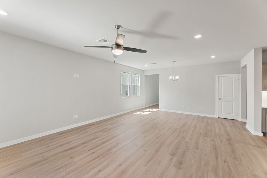 Spacious, unfurnished interior of a new home in Highland Ridge, New Braunfels (Image 18).