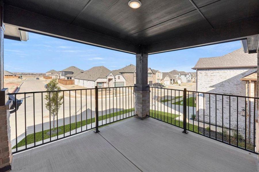 Exterior details and patio area of a home in Edgewood Creek, Celina (Image 26).