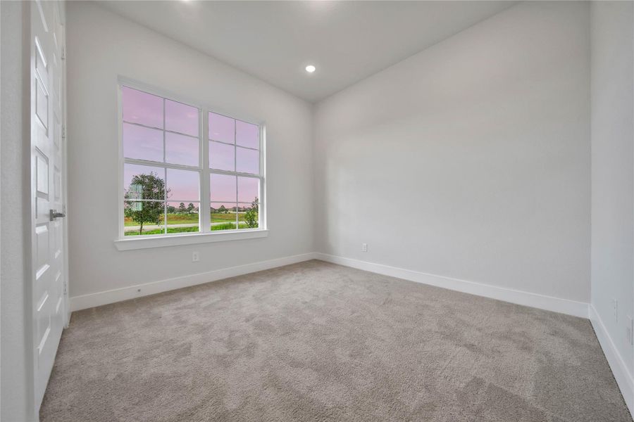 Spacious, unfurnished interior of a new home in , Rosharon (Image 30).