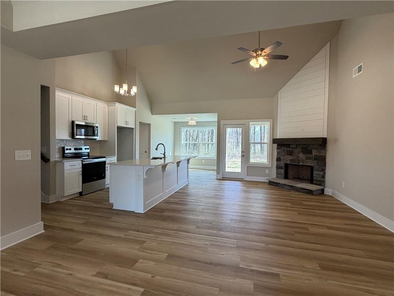 Spacious, unfurnished interior of a new home in , Talking Rock (Image 46).