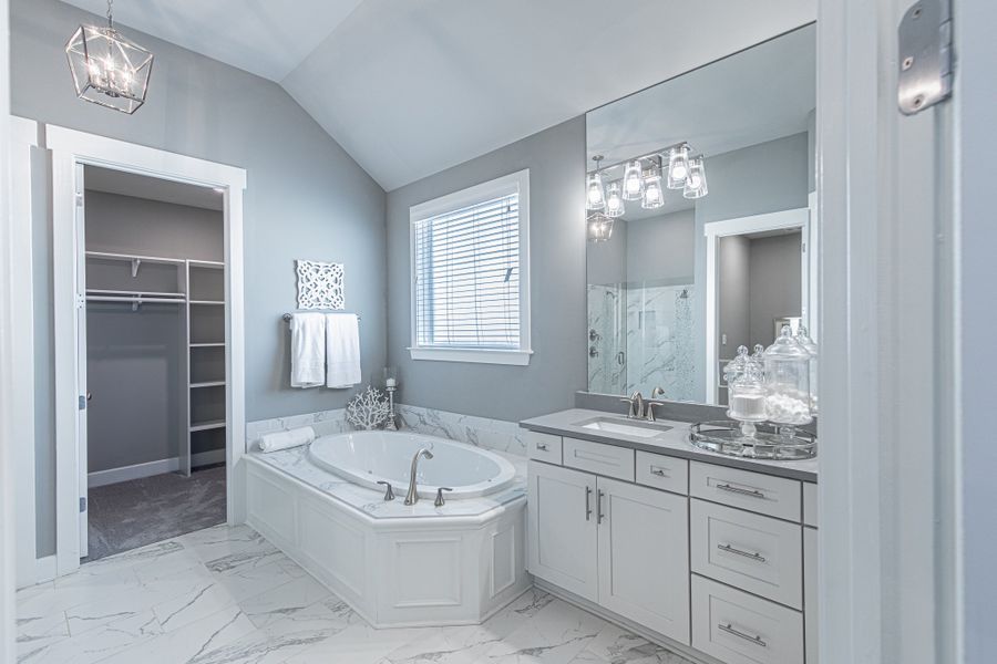 Representative furnished interior of a home built from the Worthington by Grant & Co in White Oak, Arlington (Image 52).