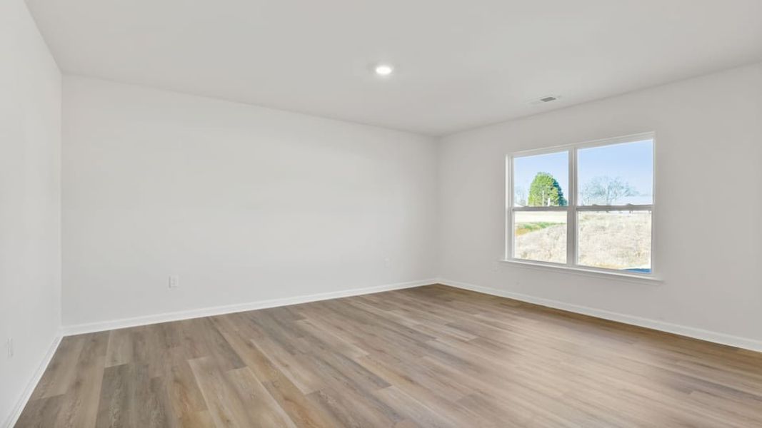 Spacious, unfurnished interior of a new home in Cascade Point, Seneca (Image 24).