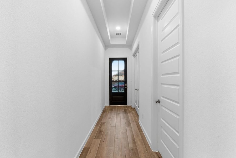 Spacious, unfurnished interior of a new home in Meridiana 40'/45', Manvel (Image 22).