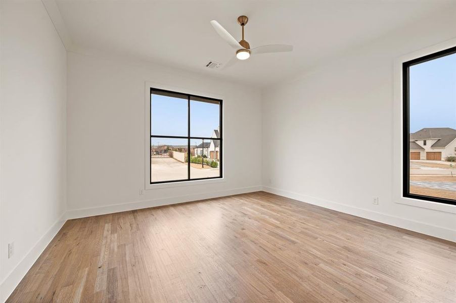 Spacious, unfurnished interior of a new home in , Prosper (Image 28).