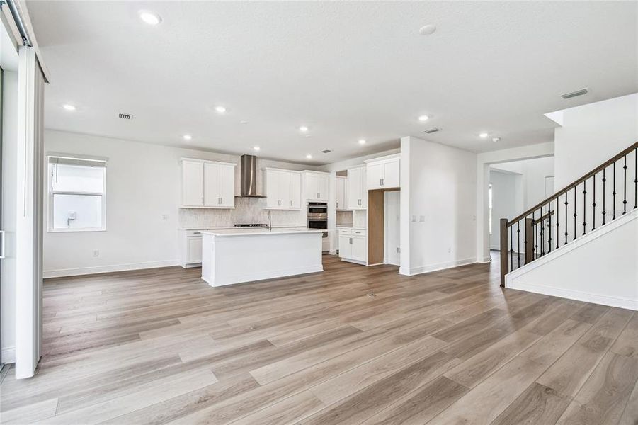 Spacious, unfurnished interior of a new home in Hawkstone, Sarasota (Image 12).