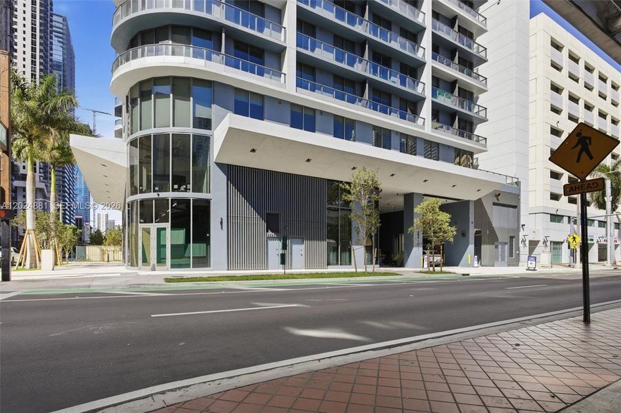 Condo located in Miami, FL showcasing its design and architecture (Image 34). Condo located in Miami, FL showcasing its design and architecture (Image 34).