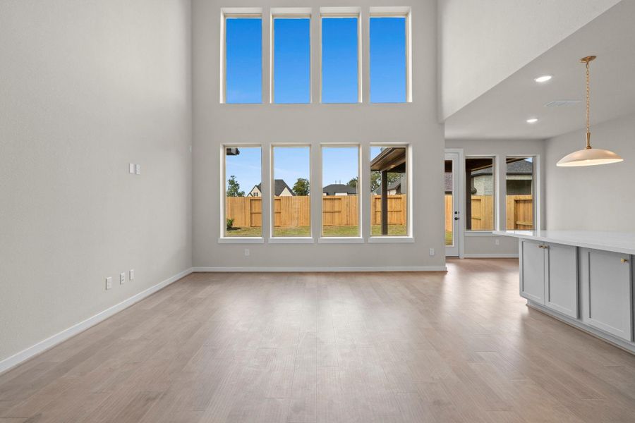 Spacious, unfurnished interior of a new home in Sienna 45', 50', Missouri City (Image 16).