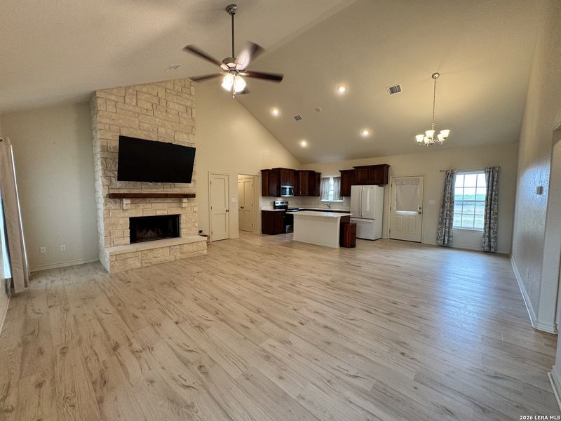 Spacious, unfurnished interior of a new home in , Seguin (Image 12).