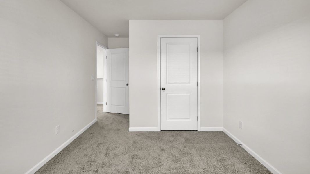 Spacious, unfurnished interior of a new home in Price's Point, Knoxville (Image 17).