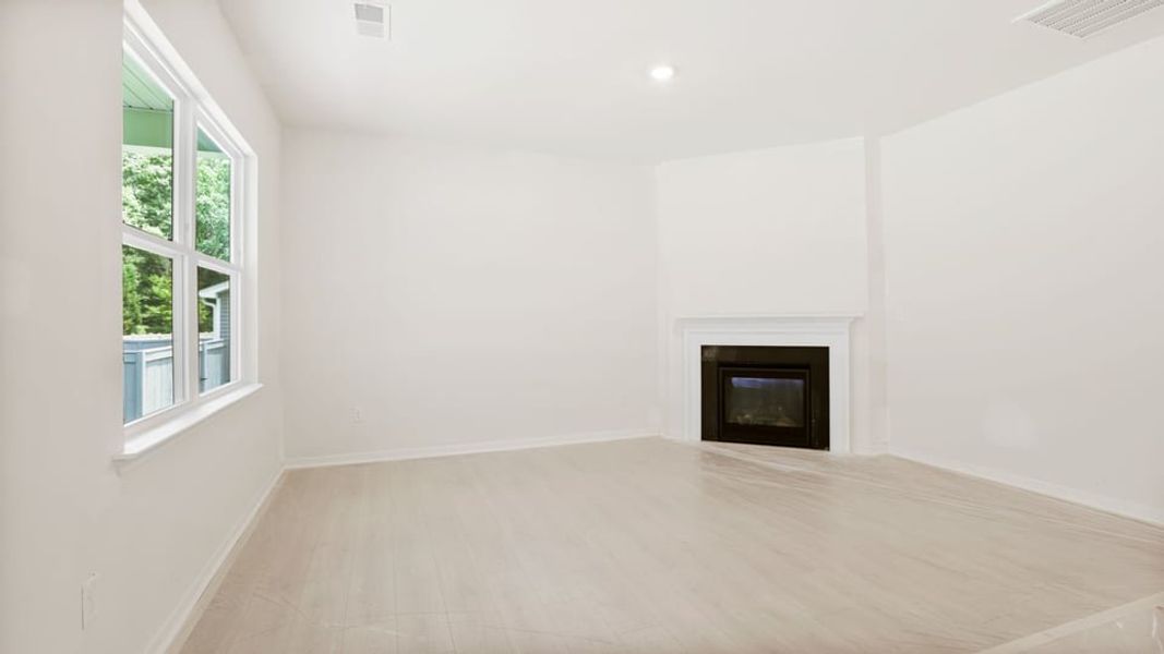 Spacious, unfurnished interior of a new home in Palmetto Valley, Anderson (Image 20). Spacious, unfurnished interior of a new home in Palmetto Valley, Anderson (Image 20).