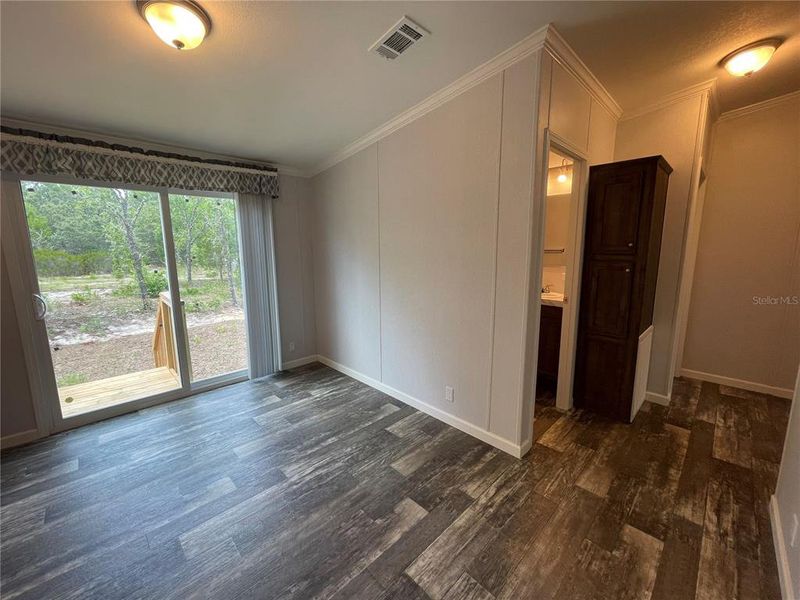 Spacious, unfurnished interior of a new home in , Ocala (Image 23).