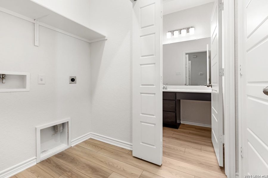 Spacious, unfurnished interior of a new home in Knox Ridge, Converse (Image 21).