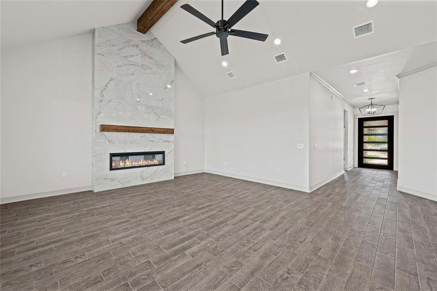 Spacious, unfurnished interior of a new home in , Troy (Image 21).