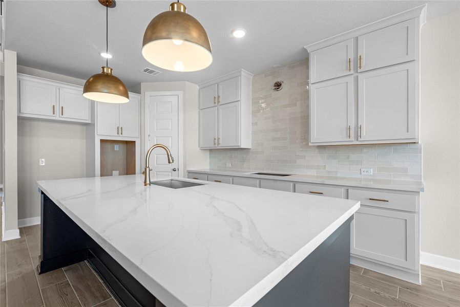 Representative image. Features, selections and colors may vary.