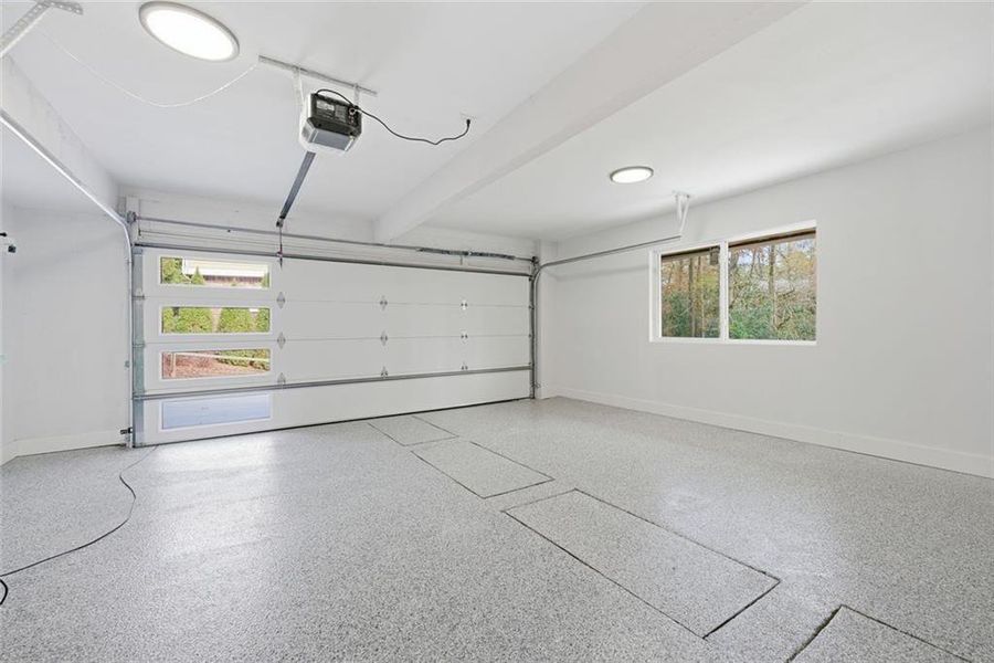 Spacious, unfurnished interior of a new home in , Brookhaven (Image 47).