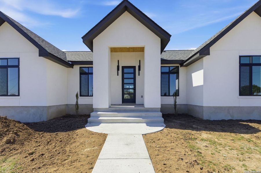 Exterior details and patio area of a home in , Bandera (Image 33).
