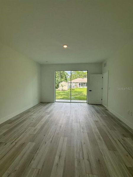 Spacious, unfurnished interior of a new home in , Palm Bay (Image 31).