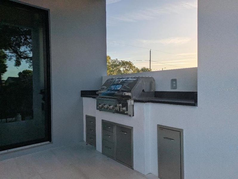 Exterior details and patio area of a home in , Tampa (Image 13).