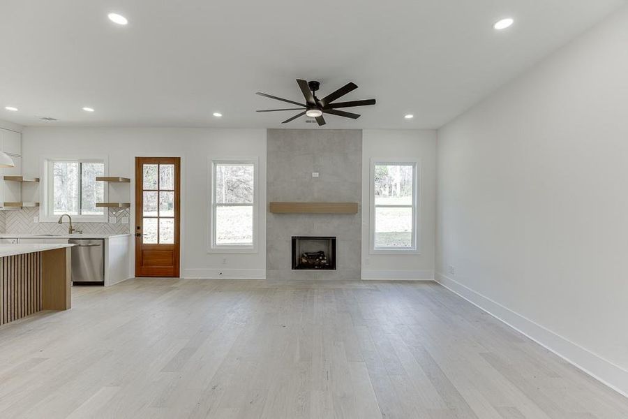 Spacious, unfurnished interior of a new home in , Flowery Branch (Image 21).