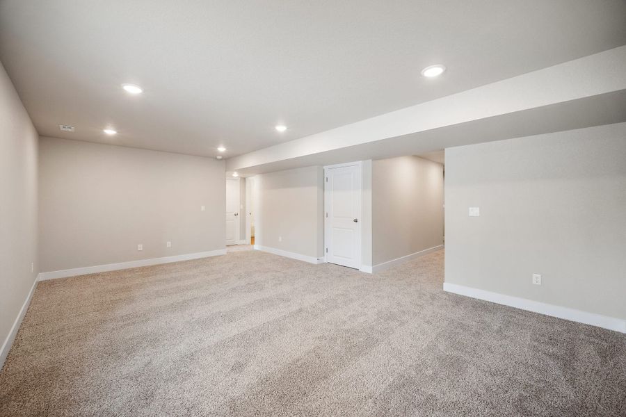 Spacious, unfurnished interior of a new home in Aspen Ranch, Fountain (Image 32). Spacious, unfurnished interior of a new home in Aspen Ranch, Fountain (Image 32).