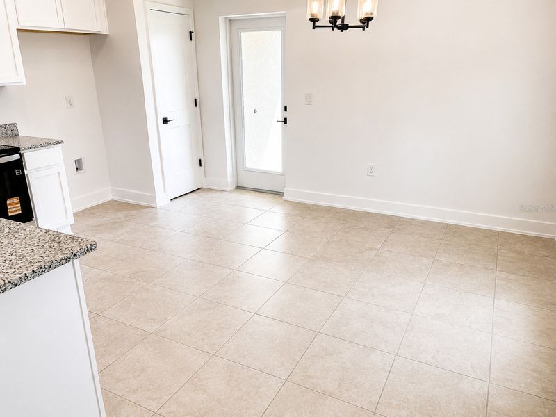 Spacious, unfurnished interior of a new home in Harmony Central, St. Cloud (Image 7).