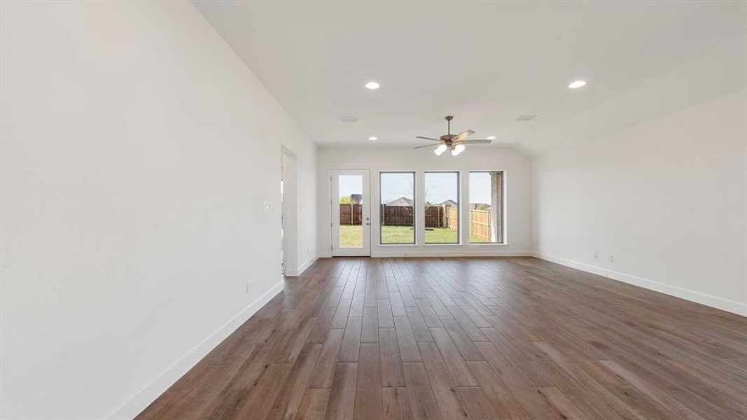 Spacious, unfurnished interior of a new home in Devonshire, Forney (Image 10).