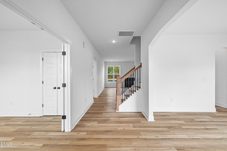 5 -154 Tennyson Dr_ Interior