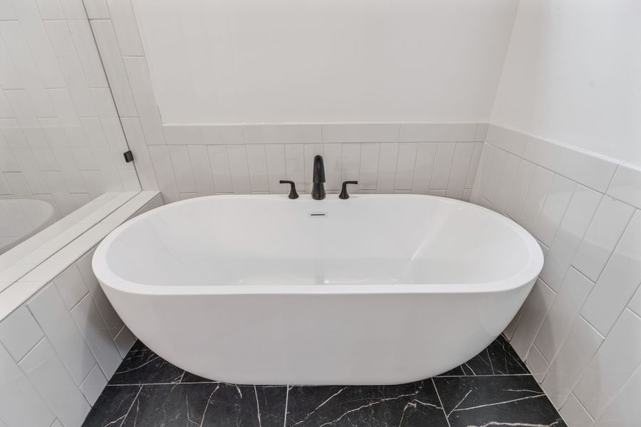 Image 83 of a home in Flint Farms.