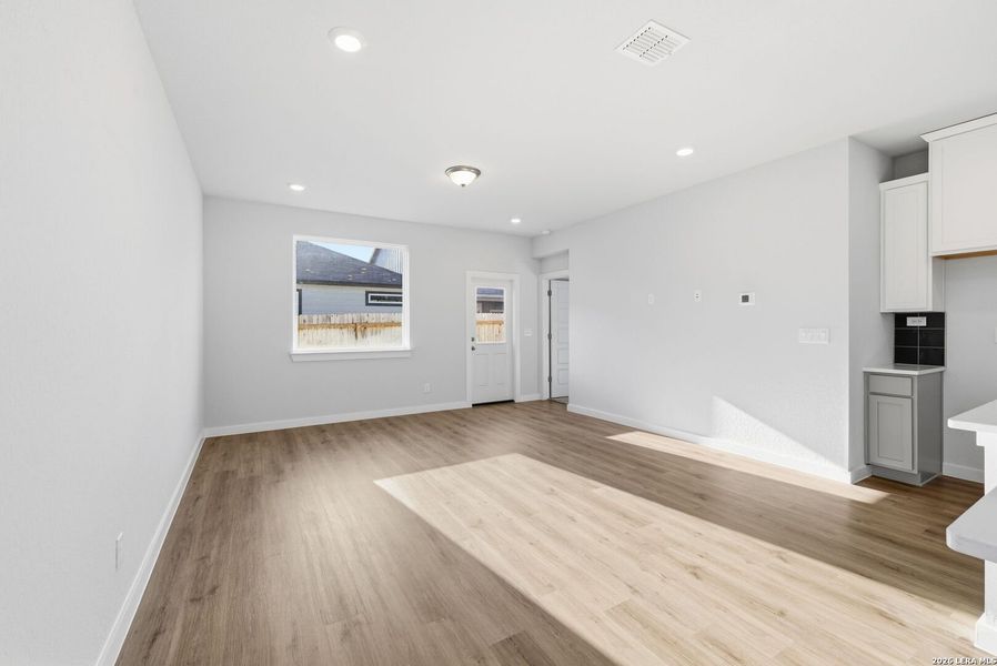 Spacious, unfurnished interior of a new home in , New Braunfels (Image 31).