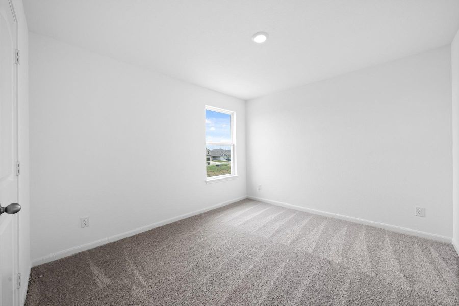Spacious, unfurnished interior of a new home in , Maxwell (Image 15).