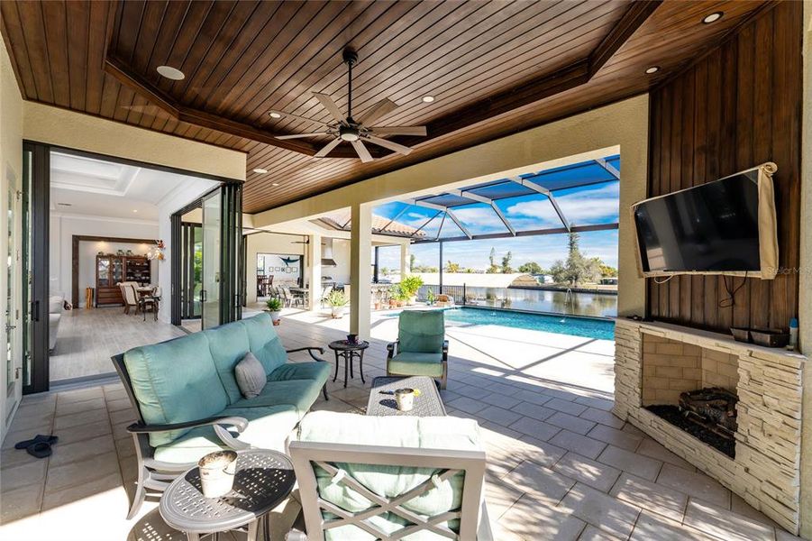 Exterior details and patio area of a home in , Port Charlotte (Image 36).