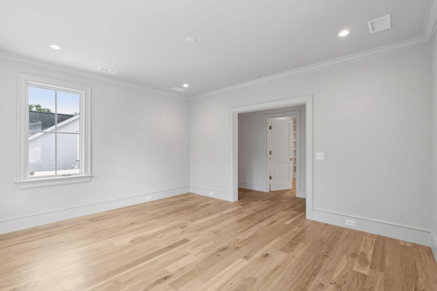Spacious, unfurnished interior of a new home in , Mount Pleasant (Image 75).