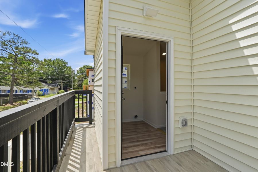 516 Singletary St SE-48