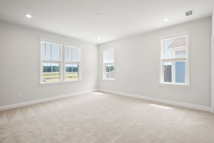 Spacious, unfurnished interior of a new home in Heartwood, Richmond Hill (Image 24).