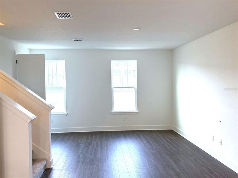 Spacious, unfurnished interior of a new home in Parkview at Hamlin, Winter Garden (Image 4).