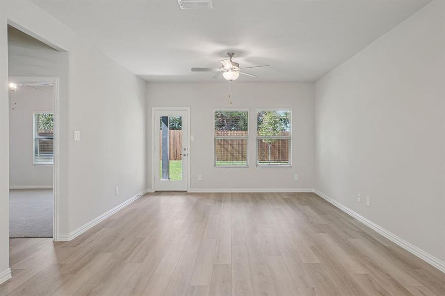 Photo is not of the actual home, but is an inspirational photo of builder’s model home and may depict options, furnishings, and/or decorator features that are not included. Photo is not of the actual home, but is an inspirational photo of builder’s model home and may depict options, furnishings, and/or decorator features that are not included.